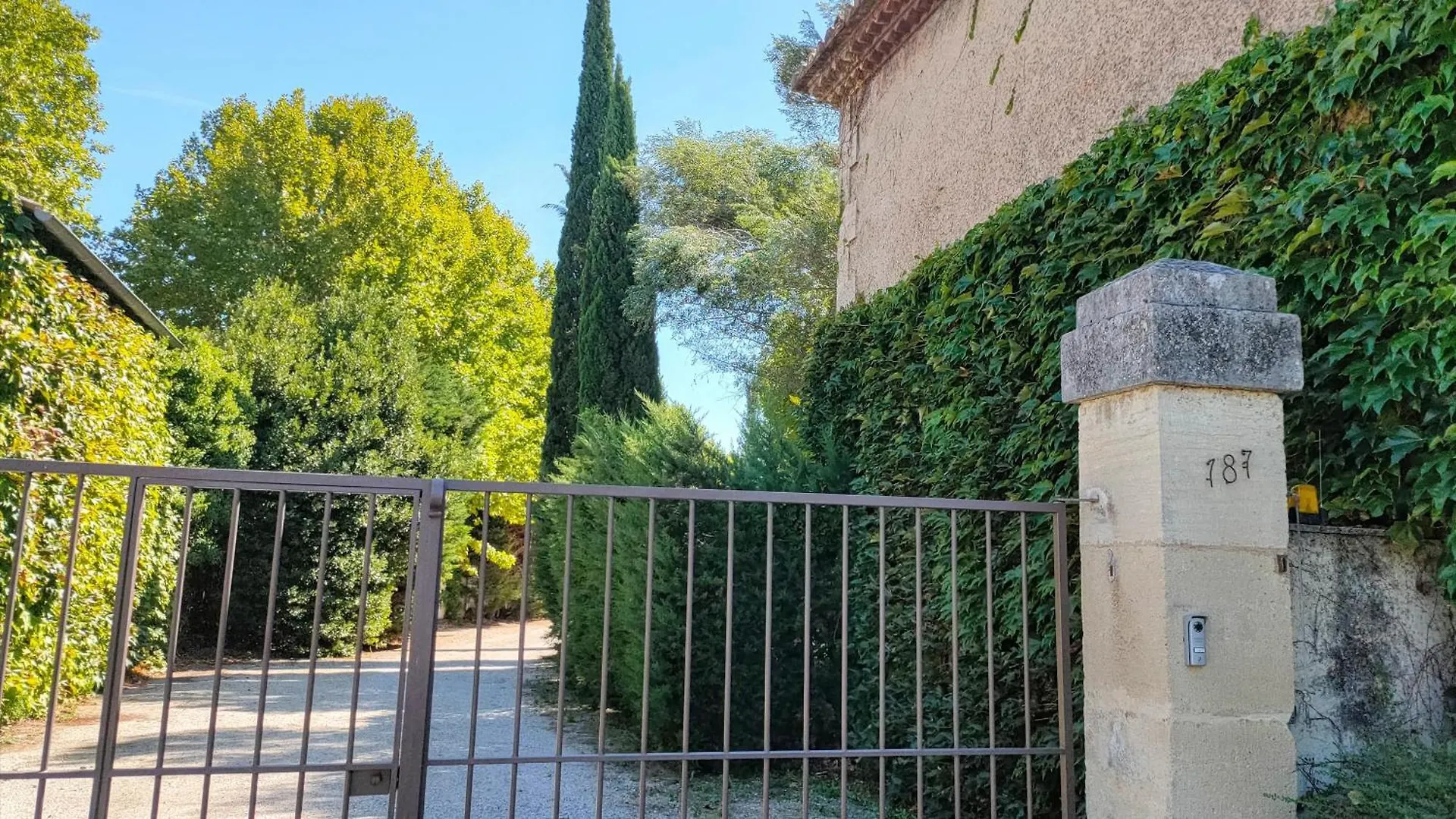 La Bastide Des Joncquiers Vendégház L'Isle-sur-la-Sorgue Franciaország