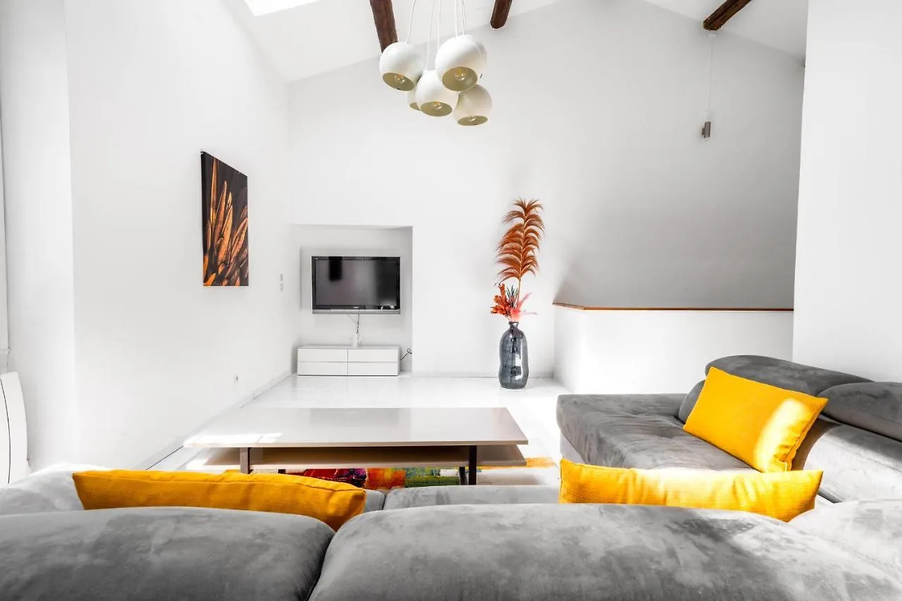Country house La Bastide Des Joncquiers Guest House L'Isle-sur-la-Sorgue France